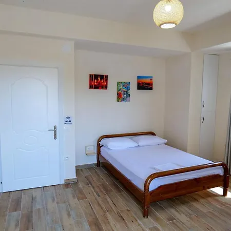 Joyous Sarandë